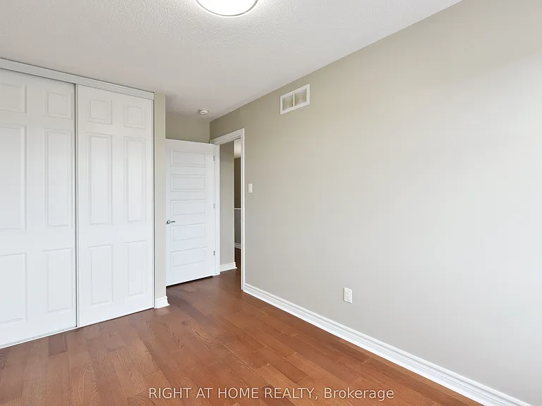 520 Silvertip Ln — Photo 28