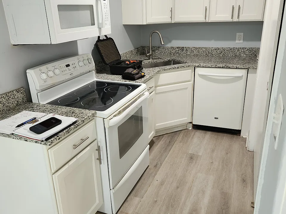 2819 N Ohenry Blvd #1