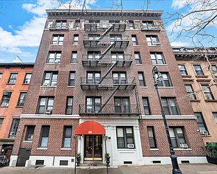 38 Livingston Street in Brooklyn Heights