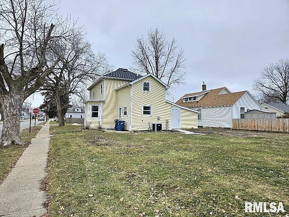 2nd image of 1000 E 8th St