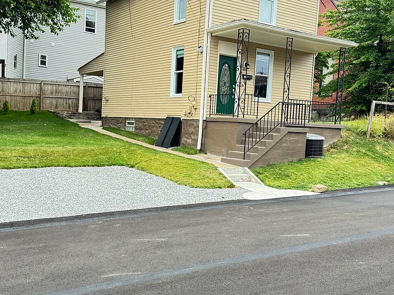 513 Spruce St — Photo 4