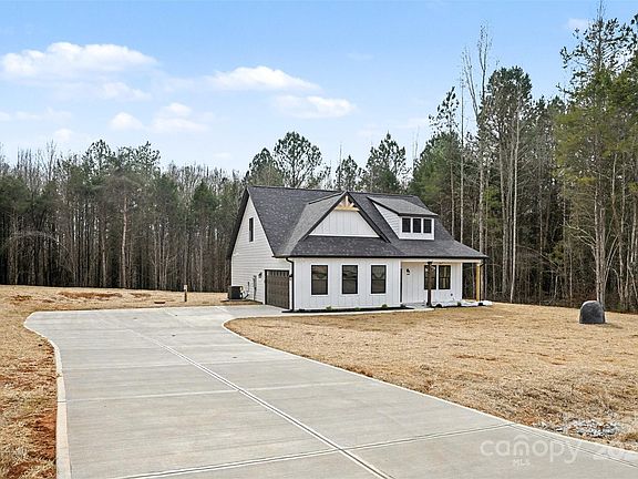 3rd image of 1055 Castle Mill Ln