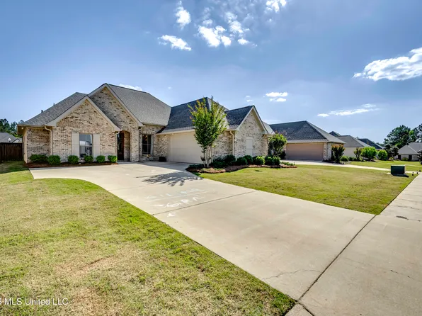 1006 Kensington Dr, Flowood, MS 39232