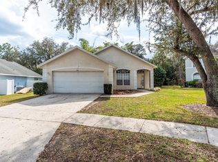 866 Pinewood Dr, Davenport, FL 33896