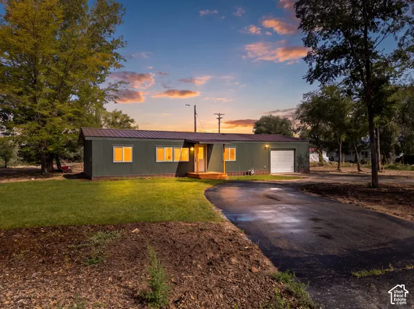 285 E 100 N, Myton, UT 84052