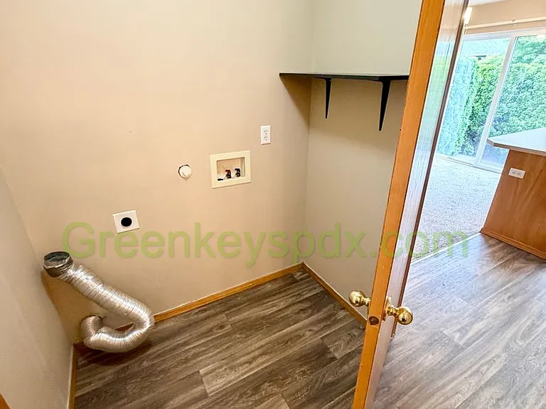 1022-1034 NE Lija Loop — Photo 13