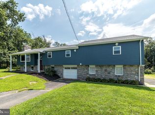 402 N Layfield Rd, Perkiomenville, PA 18074