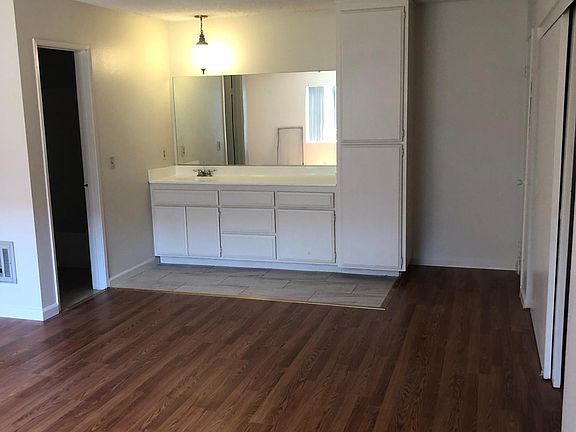 5th image of 530 Linwood Ave APT G