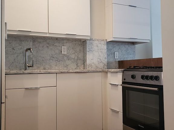 5th image of 200 E 30th St APT 2C