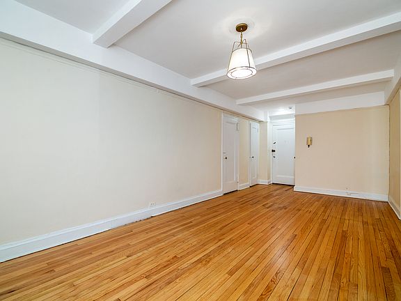 5th image of 325 E 41st St APT 403