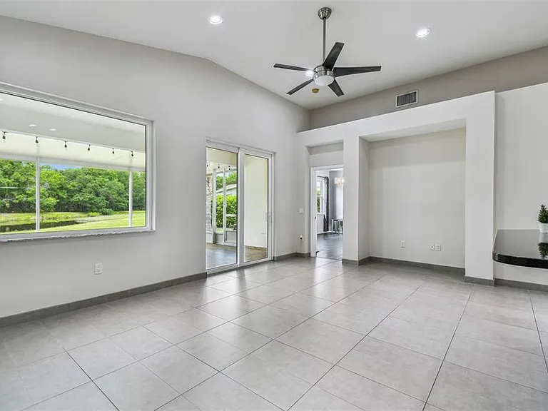 8208 Pinewood Run Ct — Photo 18
