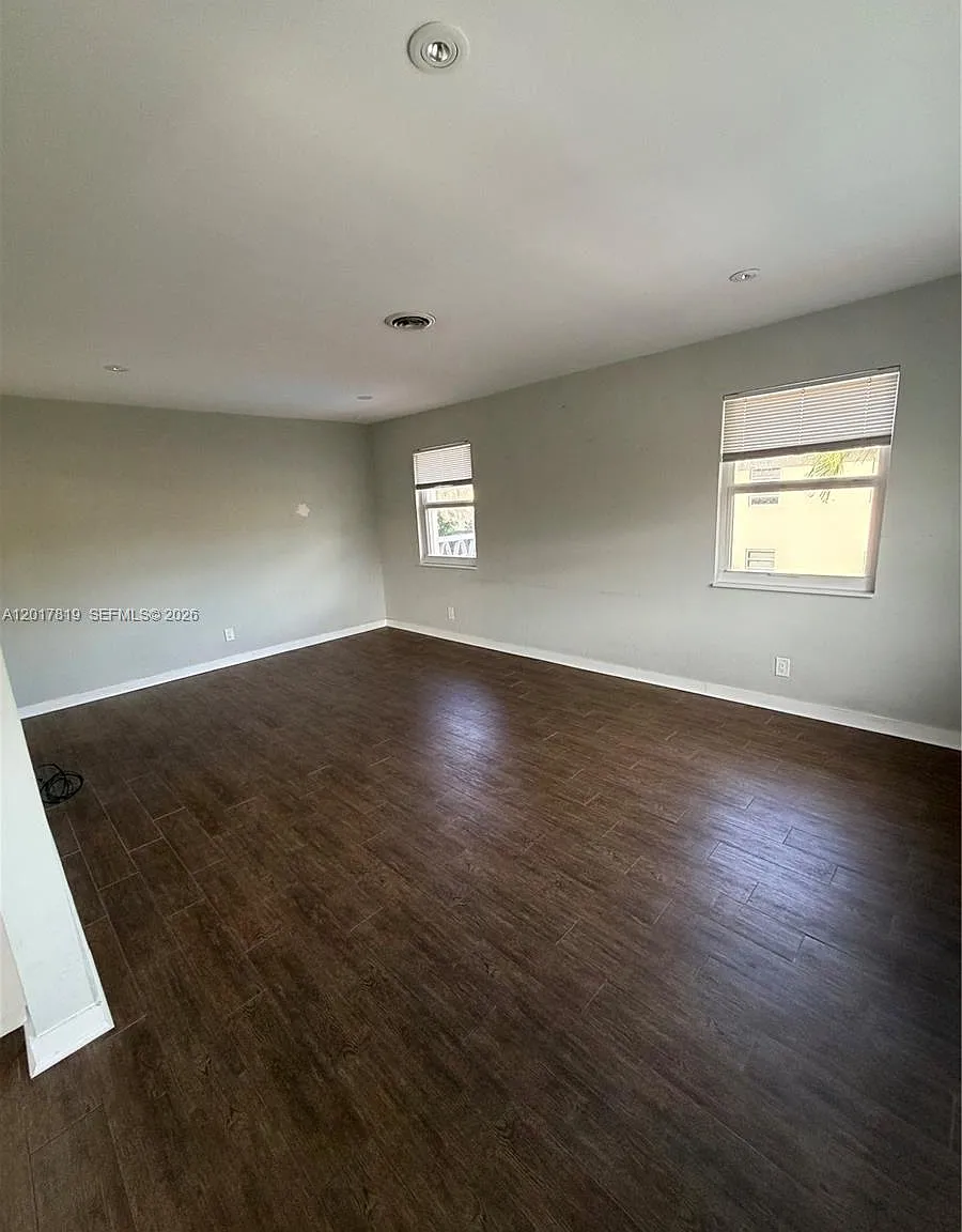 1 bed, 1.0 bath, $1,800 — Photo 3