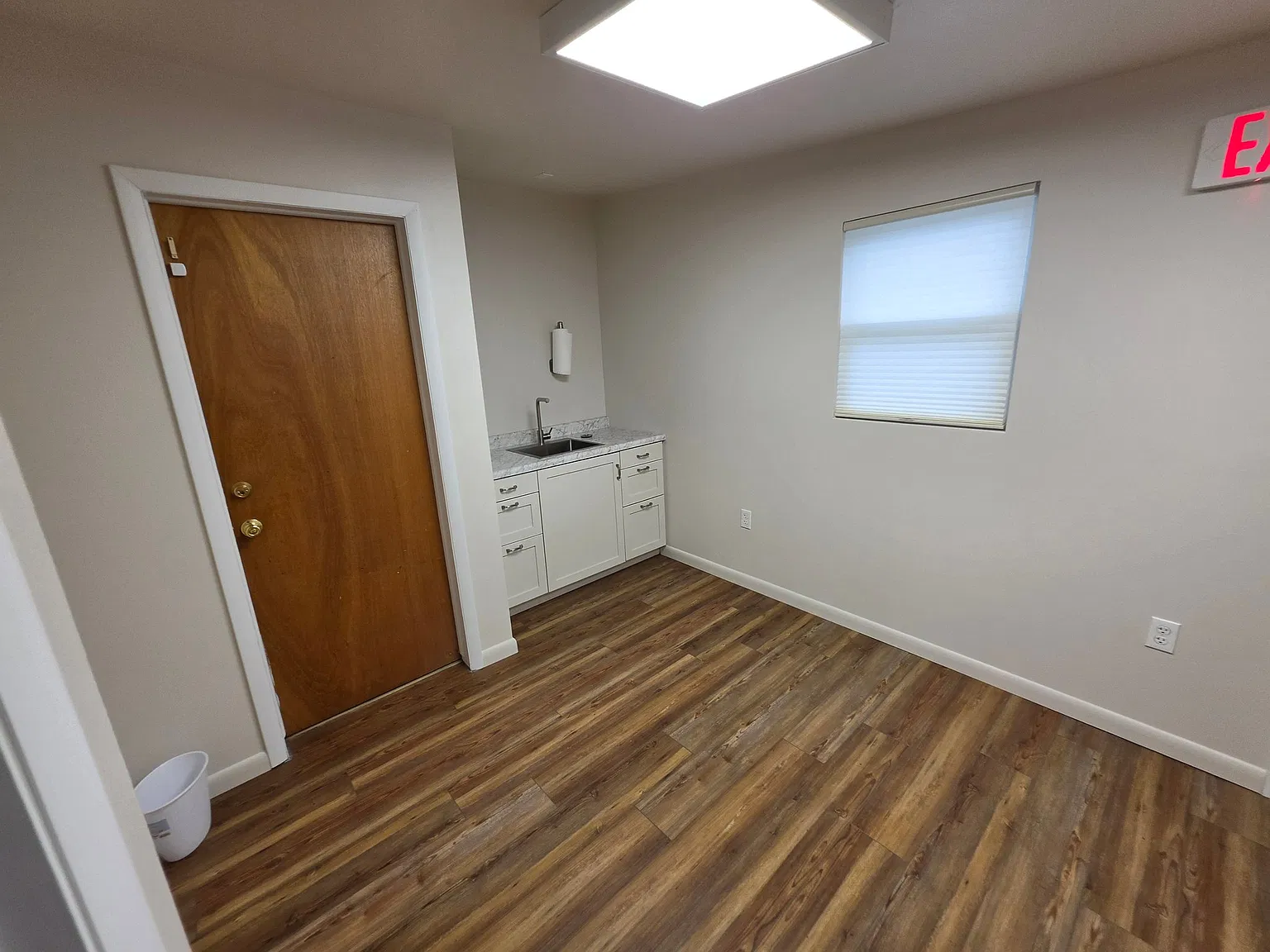 325 W Main St — Photo 4