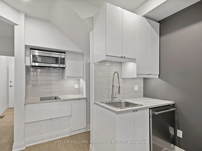 35 Humberside Ave #2 — Photo 18