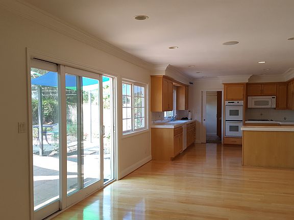 5th image of 1592 La Jolla Dr