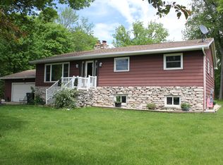 N1528 Schoenborn Rd, Chilton, WI 53014