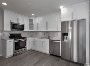 39 Village Plaza Dr #9, Ronkonkoma, NY 11779