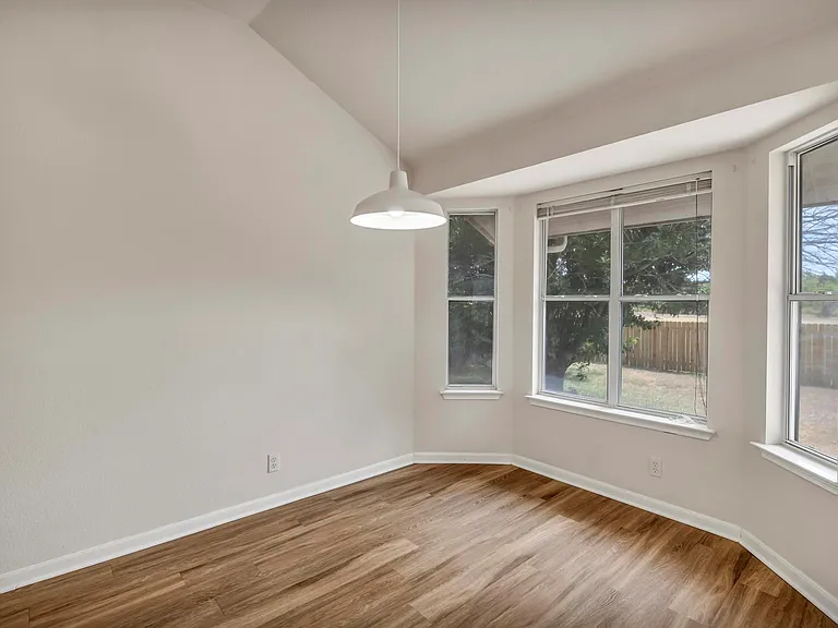 216 Meadowside Dr — Photo 24