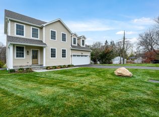 12 Walnut Ridge Ct, Stamford, CT 06905