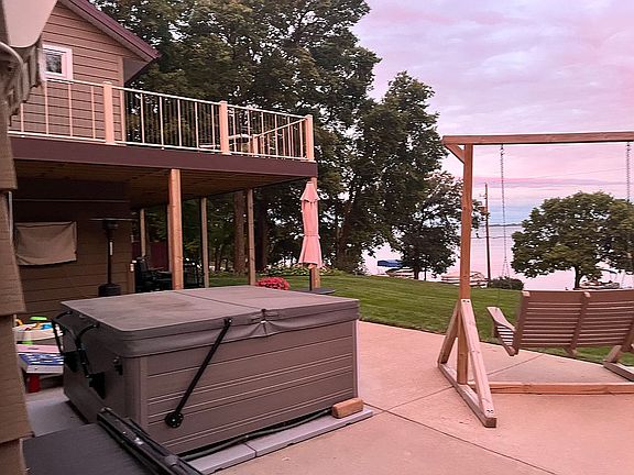 4th image of 1120 S Lakeshore Dr