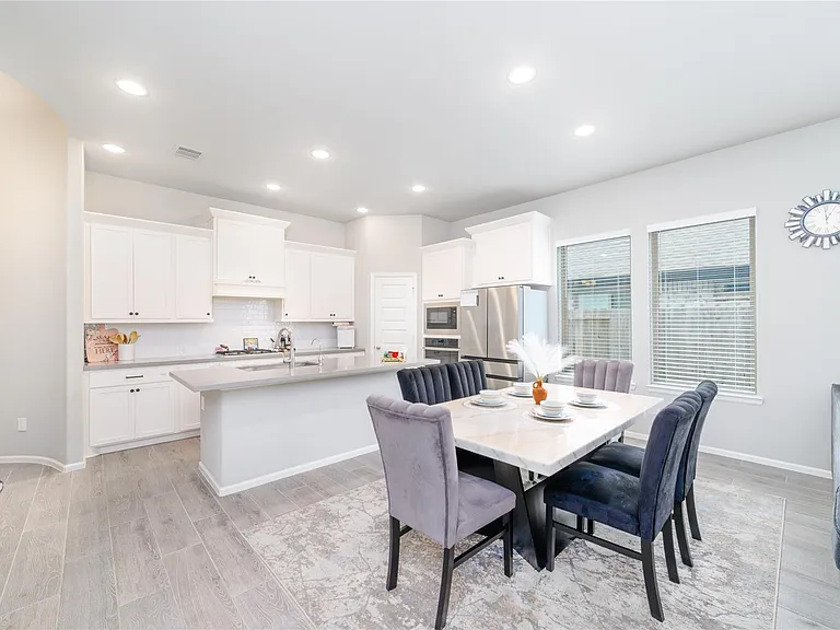 10443 Cecilia Star Ln — Photo 6