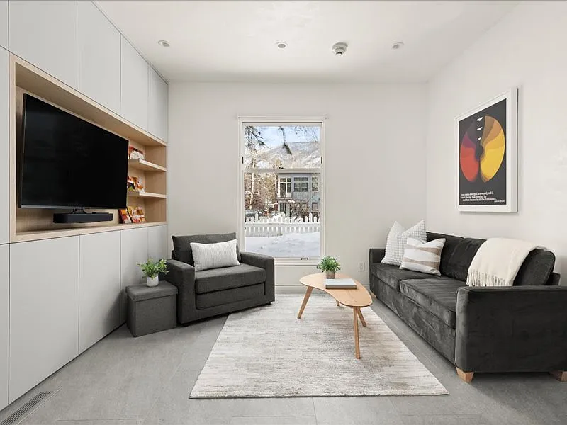 1 bed, 520 sqft, $8,500 — Photo 3