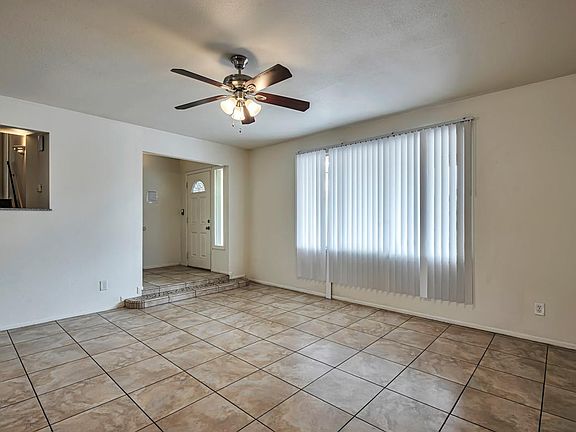 5th image of 1025 E Manhatton Dr