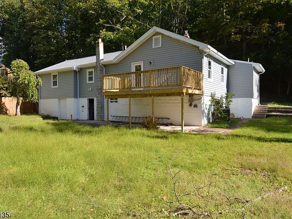 3rd image of 213 York Rd
