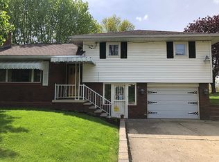 1204 Miller Rd, New Castle, PA 16101