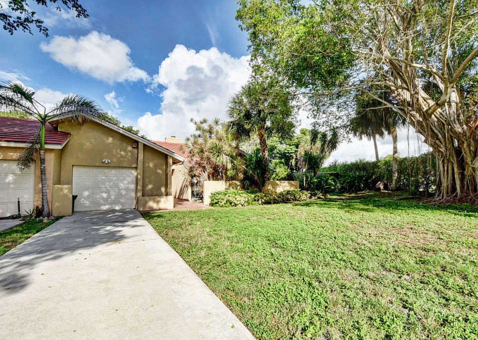 2nd image of 23265 Boca Club Colony Cir