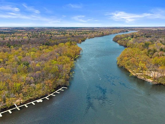 3rd image of 4030 RIVER DRIVE