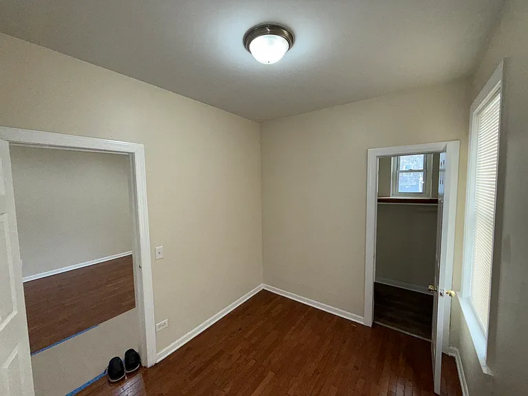 7423 S Saint Lawrence Ave — Photo 9