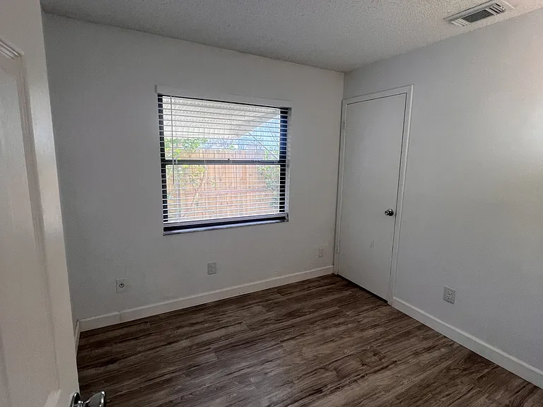 2796 Lancaster Rd — Photo 8