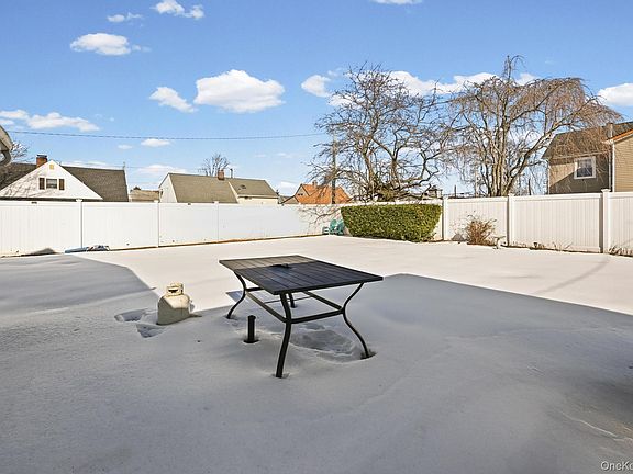 3rd image of 190 Meridian Road