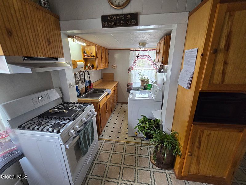 5th image of 19 Woody Lane