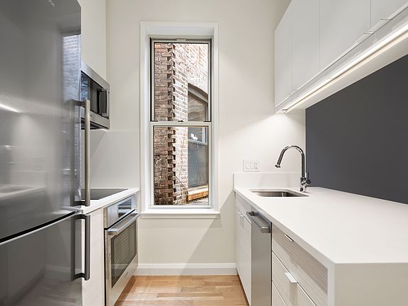 4th image of 509 Amsterdam Ave #3A
