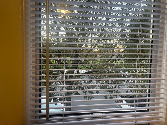 5th image of 540 Golden Ave