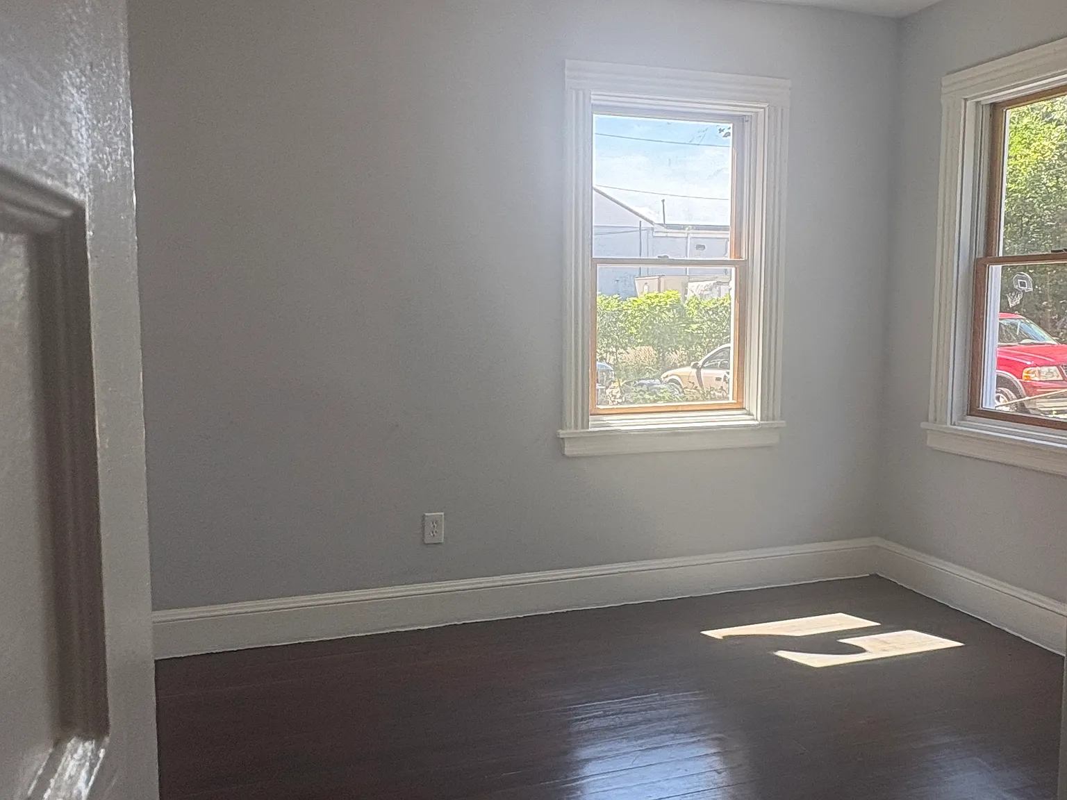 4 bed, 1900 sqft, $2,600 — Photo 2