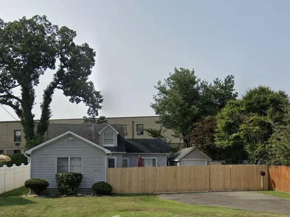 2428 Pendroy Street, East Meadow, NY 11554