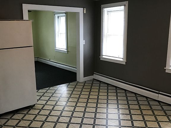 Entrance into Eat in Kitchen