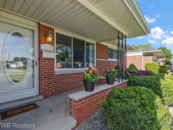 3rd image of 12207 Corvair Dr