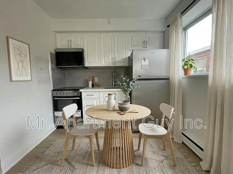 1284 Fennell Ave E #5 — Photo 4