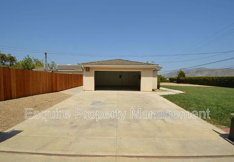 13515 W Telegraph Rd — Photo 42