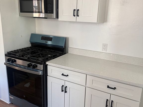 5th image of 3417 Parkview Ave