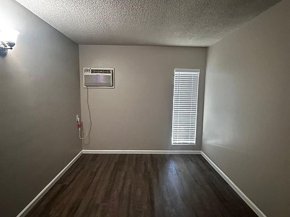 3rd image of 409 N Los Robles Ave APT 12