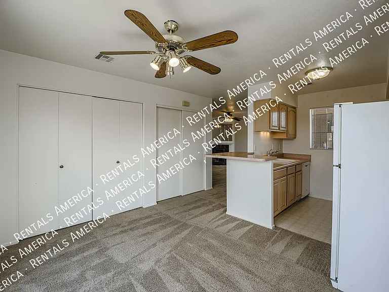 317 W Hononegh Dr #5 — Photo 12