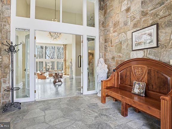 4th image of 11940 River Rd