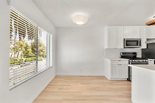 Avenue 55 Photo 1