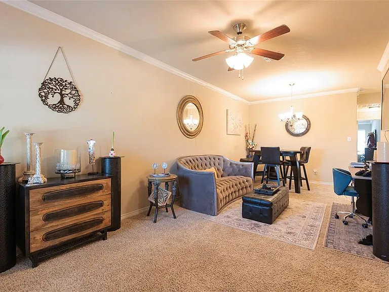 2133 Colby Ln — Photo 26