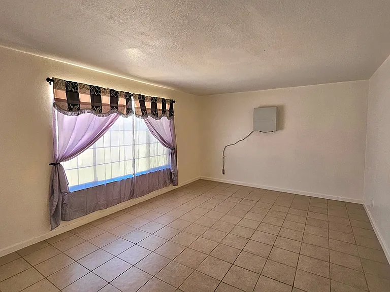 21398 Baldwin Ln — Photo 2